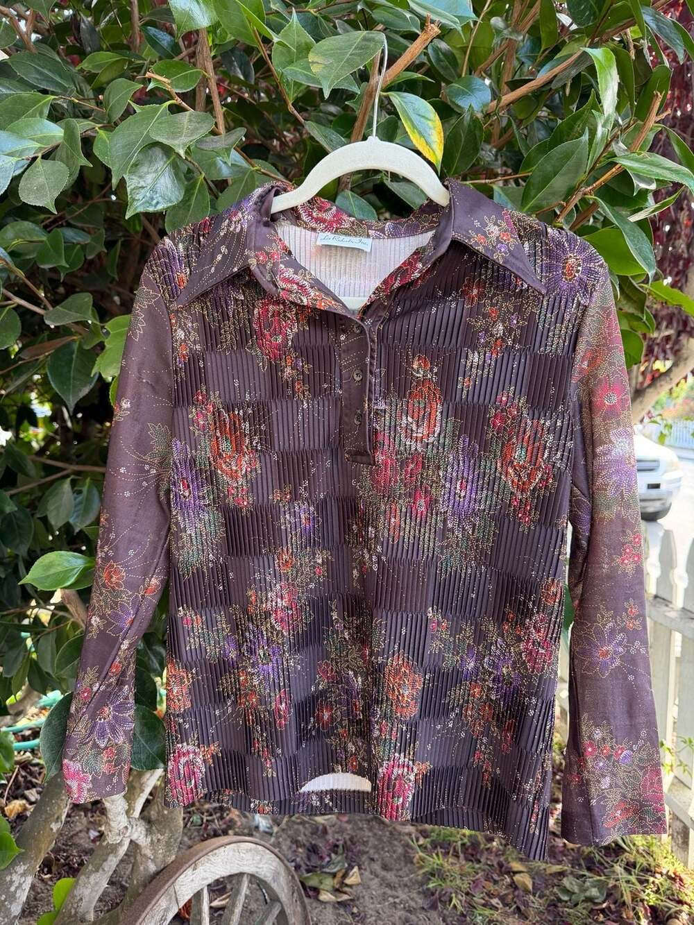 Liz Roberts Inc. Vintage Pleated Floral Print Button-Down Long Sleeve Blouse